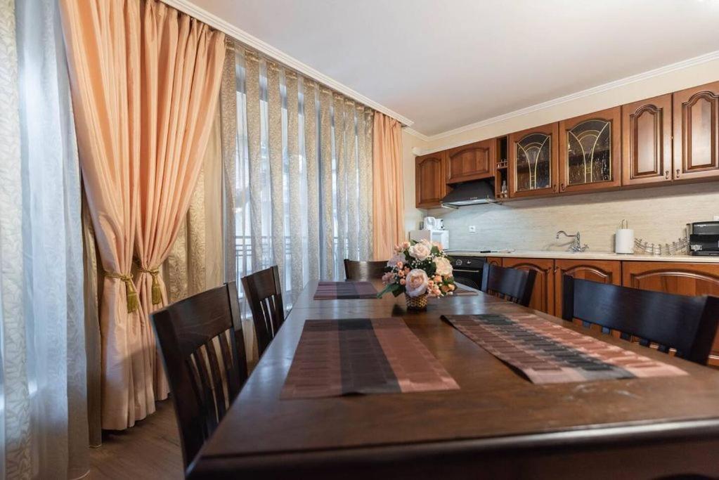 Vazov Residence , Two Bedroom Top Centre Apartment Варна Екстериор снимка