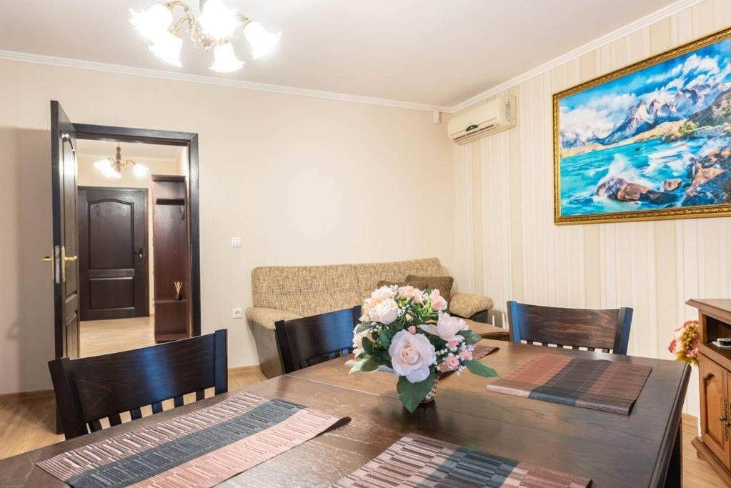 Vazov Residence , Two Bedroom Top Centre Apartment Варна Екстериор снимка