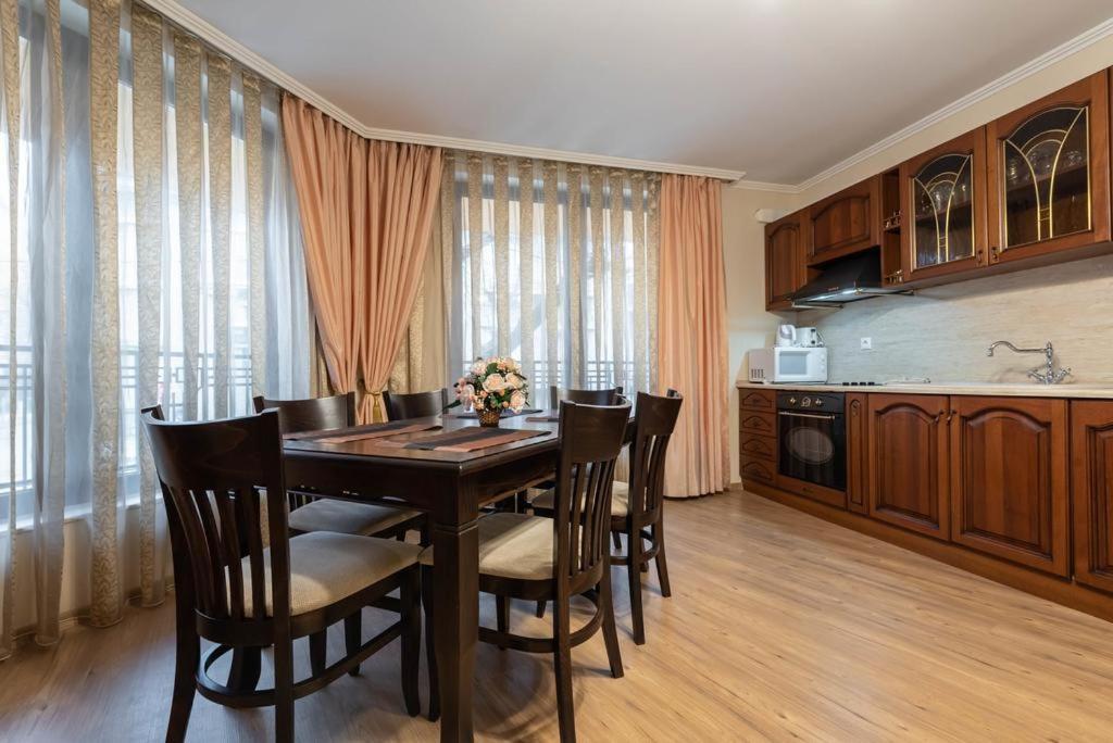 Vazov Residence , Two Bedroom Top Centre Apartment Варна Екстериор снимка